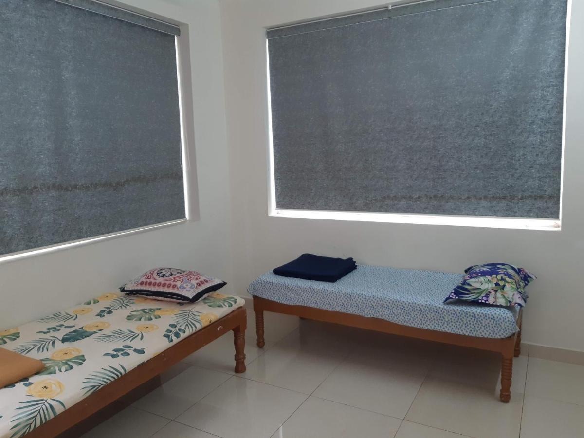 Srinivasa Hotel Tirupati Luaran gambar