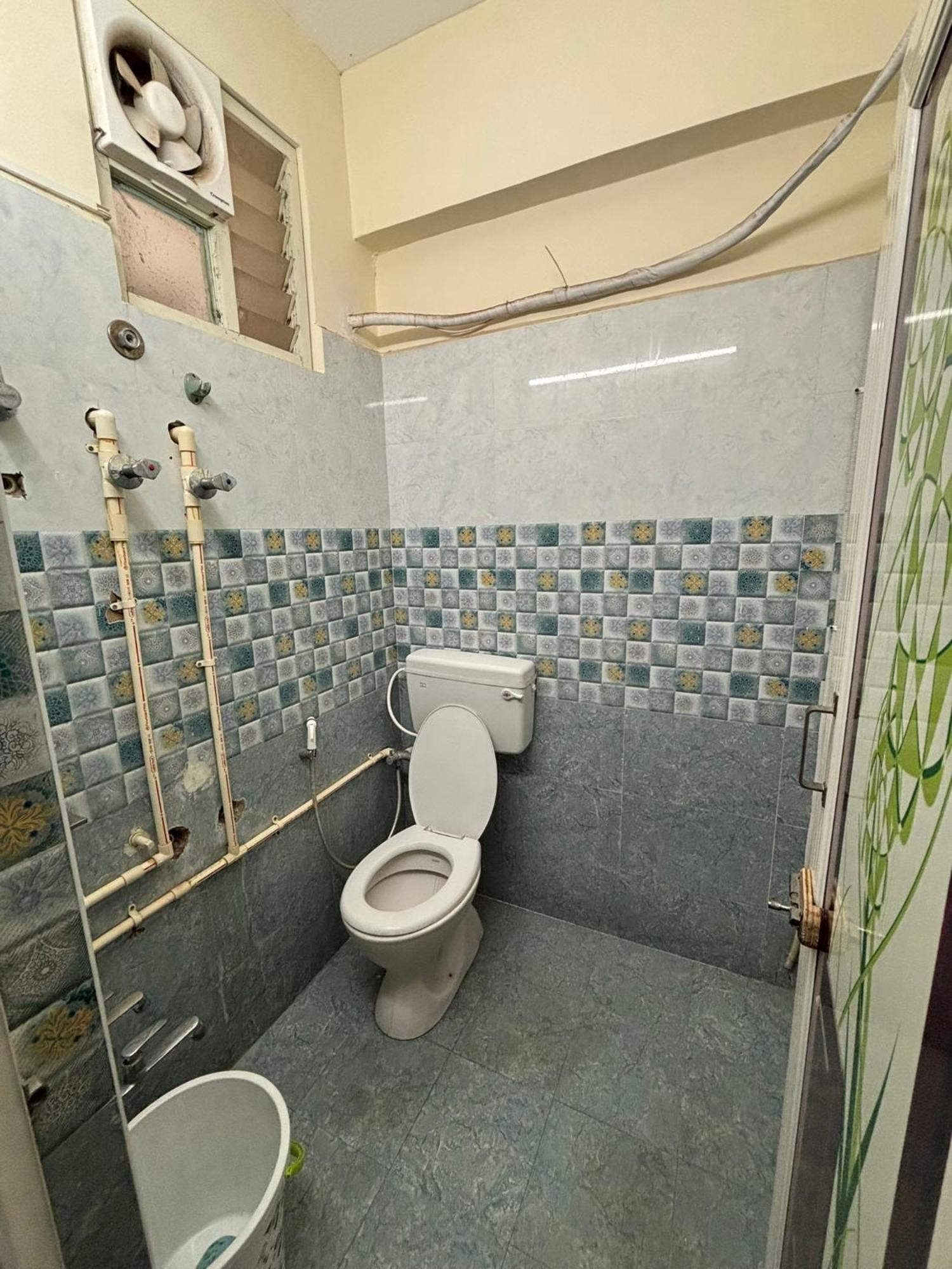 Srinivasa Hotel Tirupati Luaran gambar