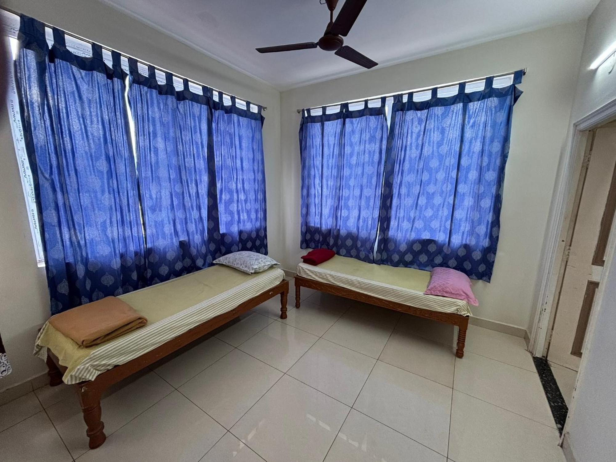 Srinivasa Hotel Tirupati Luaran gambar