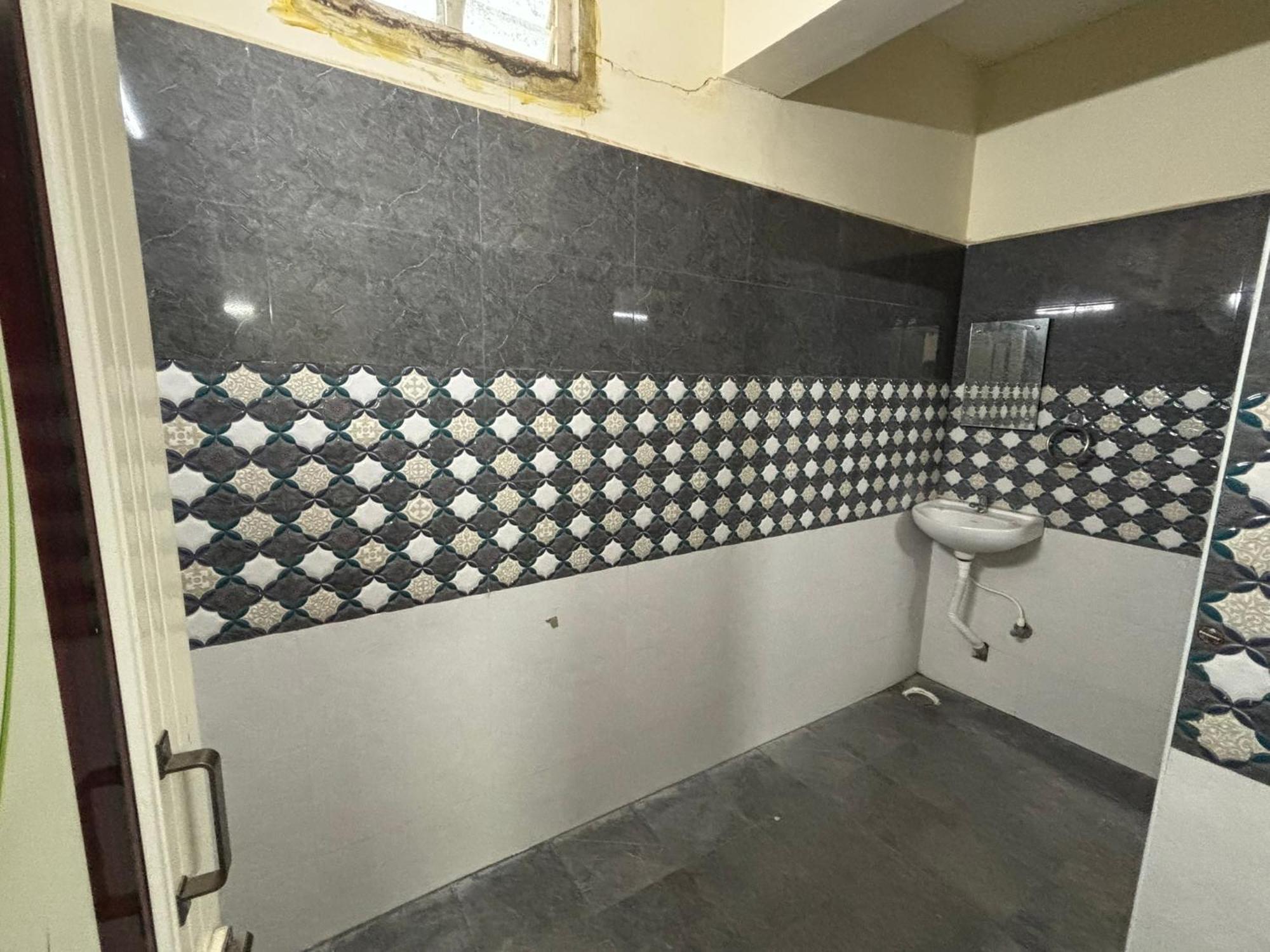 Srinivasa Hotel Tirupati Luaran gambar