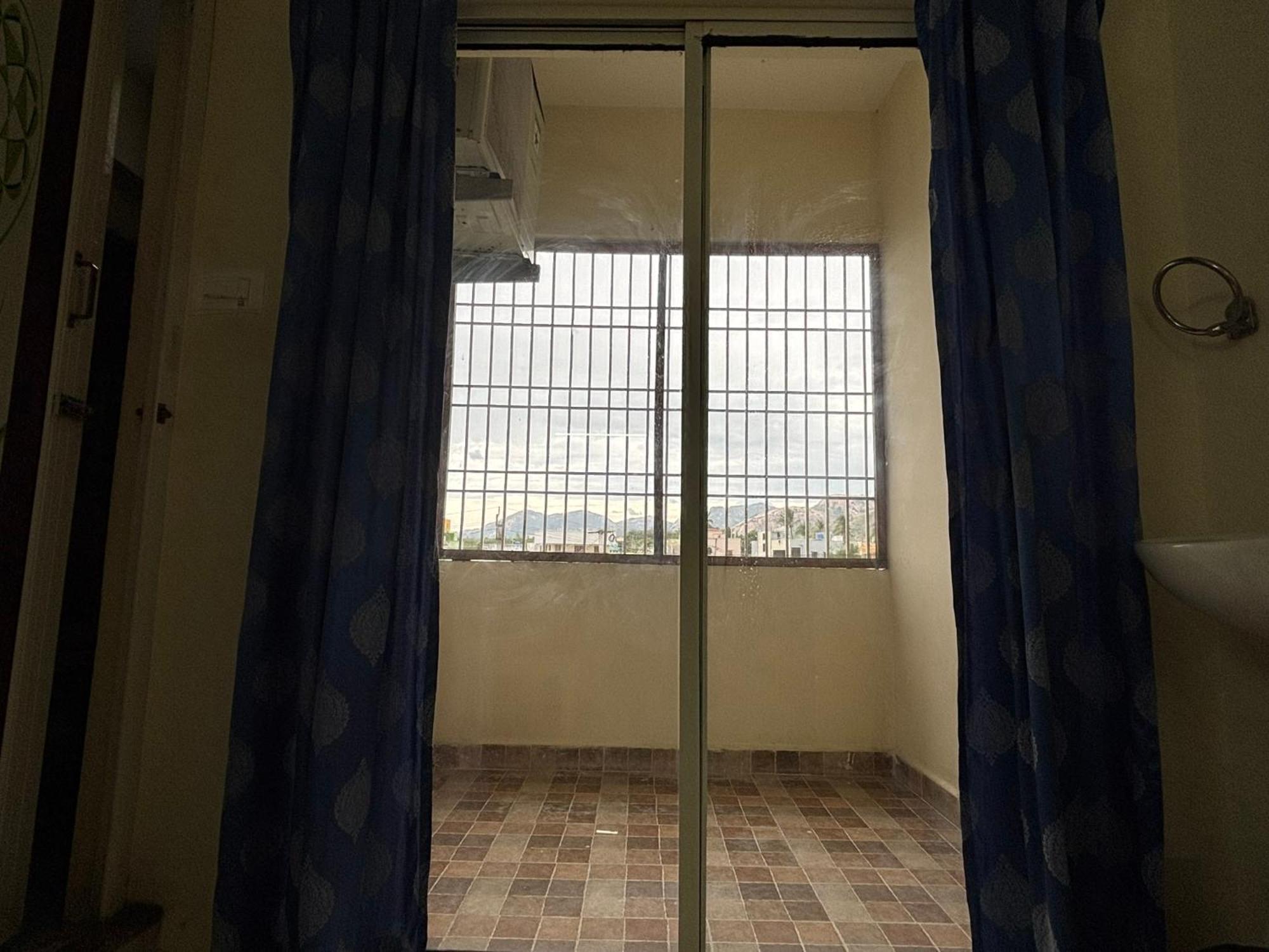 Srinivasa Hotel Tirupati Luaran gambar