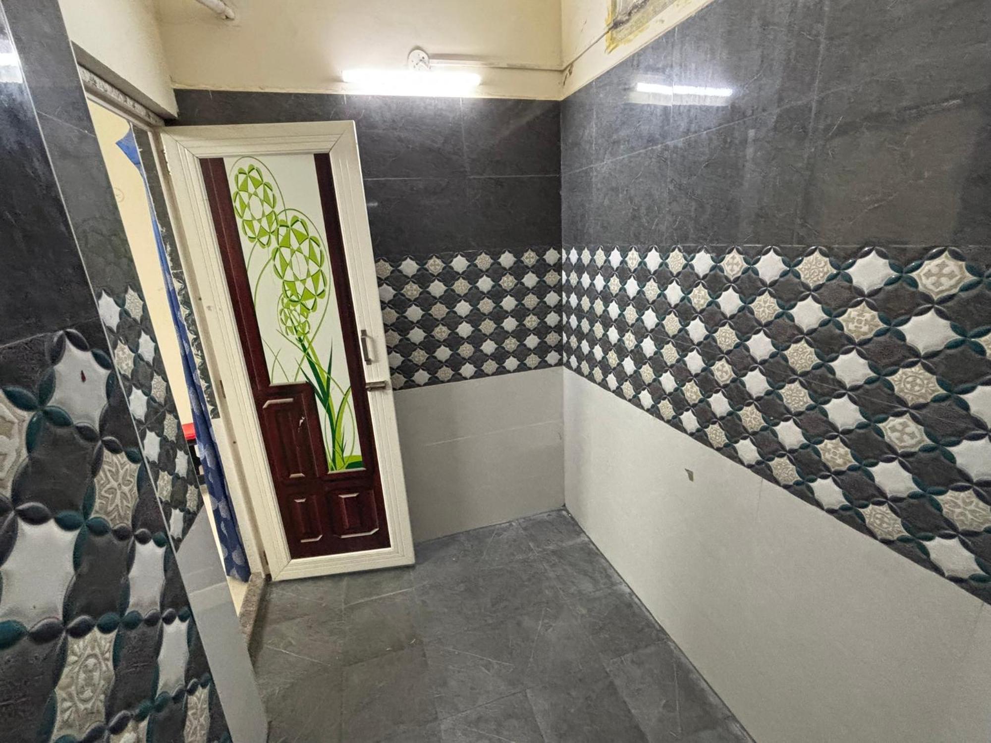 Srinivasa Hotel Tirupati Luaran gambar